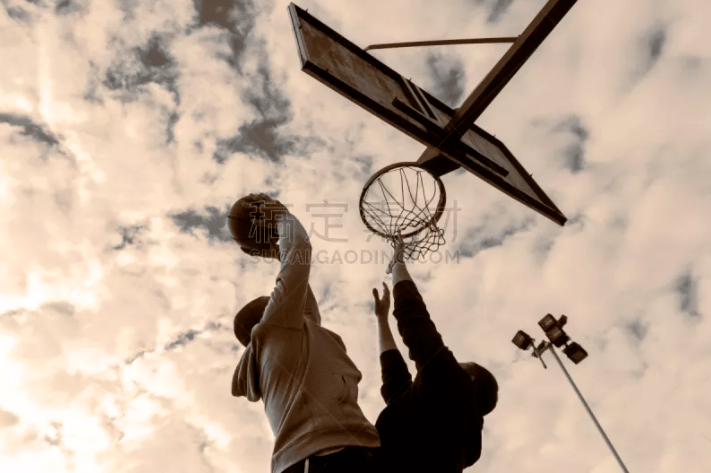 英超金手套：拉亚15场零封领跑，皮克福德第二